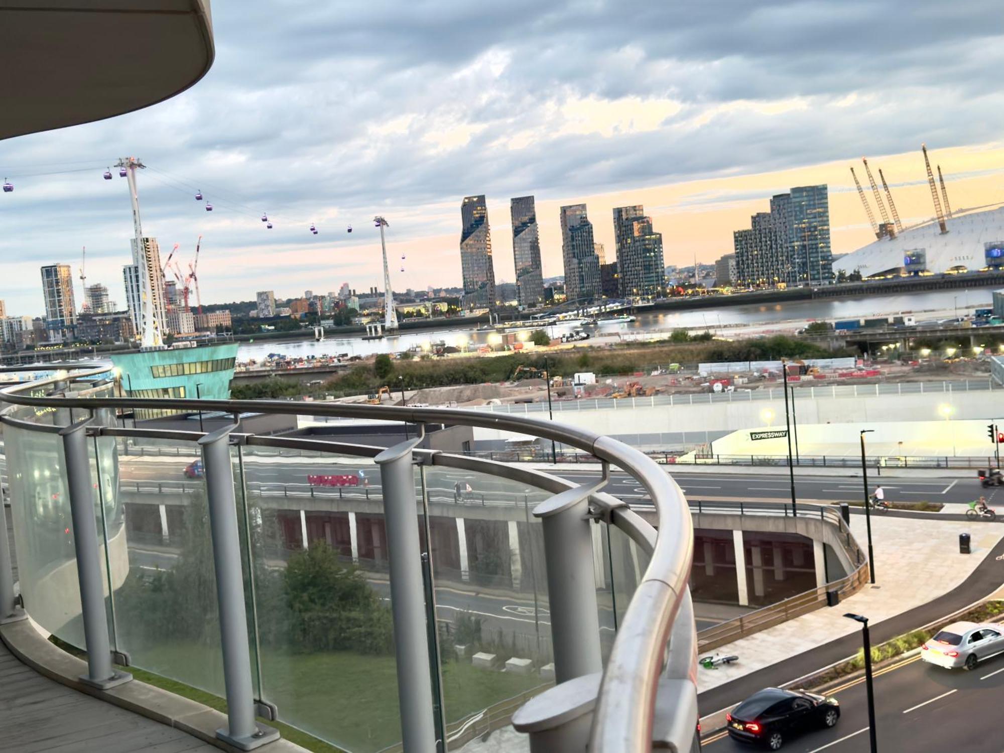 London Excel Cosy Apartment With Balcony & River View Close To O2 Arena, Cable Car, City Hall Exterior photo