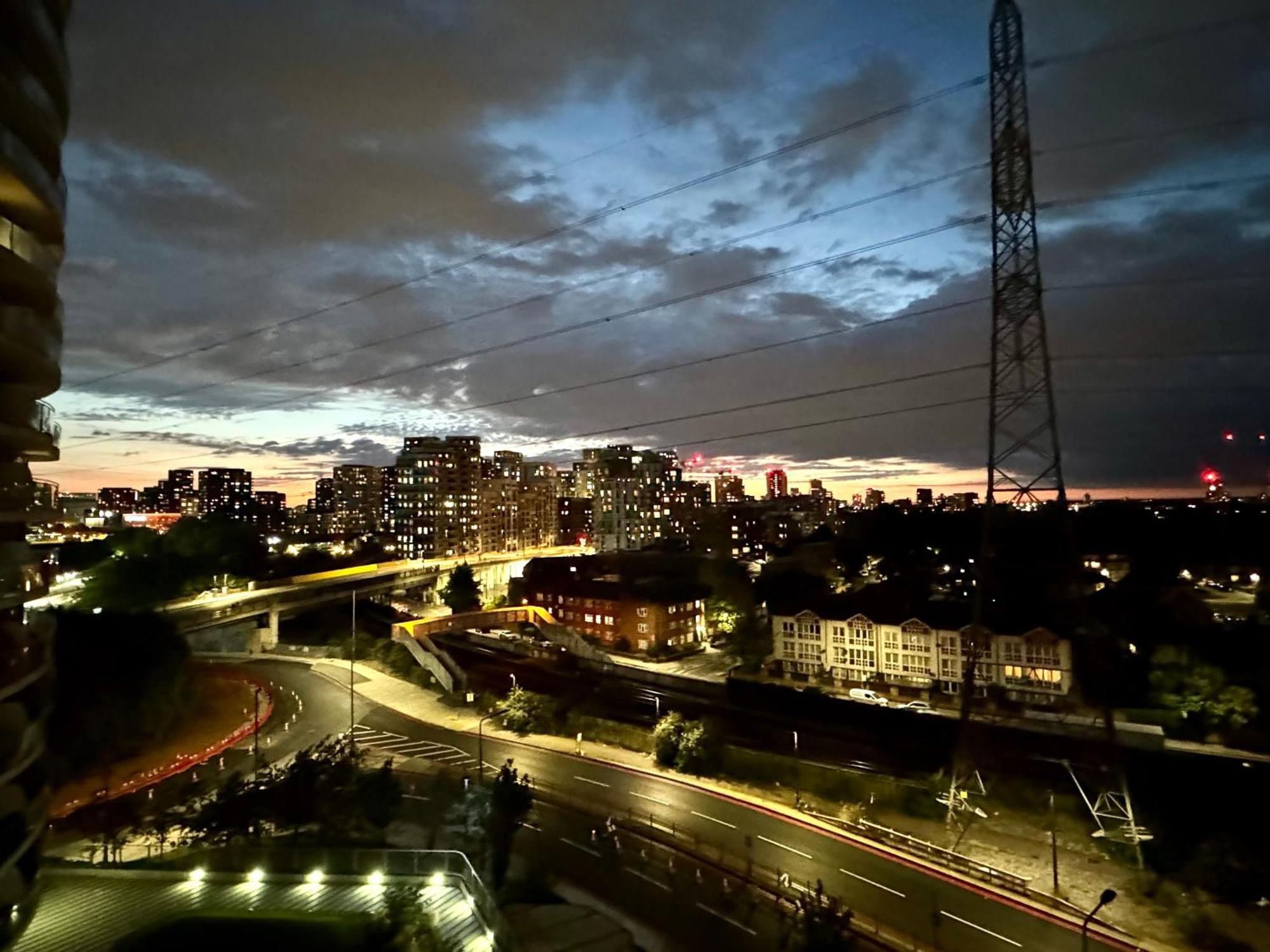 London Excel Cosy Apartment With Balcony & River View Close To O2 Arena, Cable Car, City Hall Exterior photo